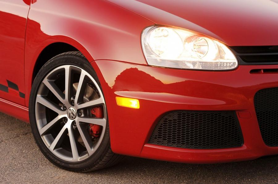  Volkswagen Jetta TDi Street Cup Edition 2010 года  (фото 30 из 41)